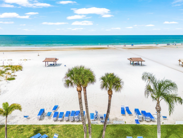 Beachside Vacation Retreat - Great Amenities